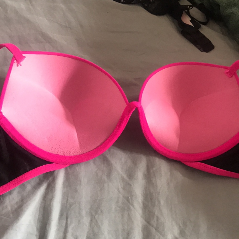 Vs/Pink Bras - image 4